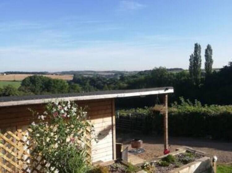 Peaceful Cabin Retreat In Skegby