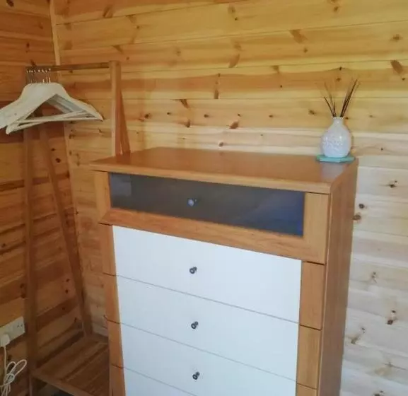 Peaceful Cabin Retreat In Skegby