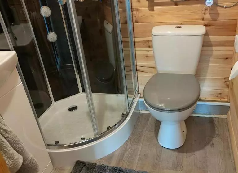 Peaceful Cabin Retreat In Skegby