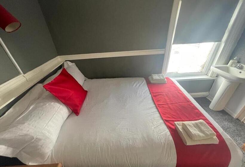 Pensione Km Central Pier