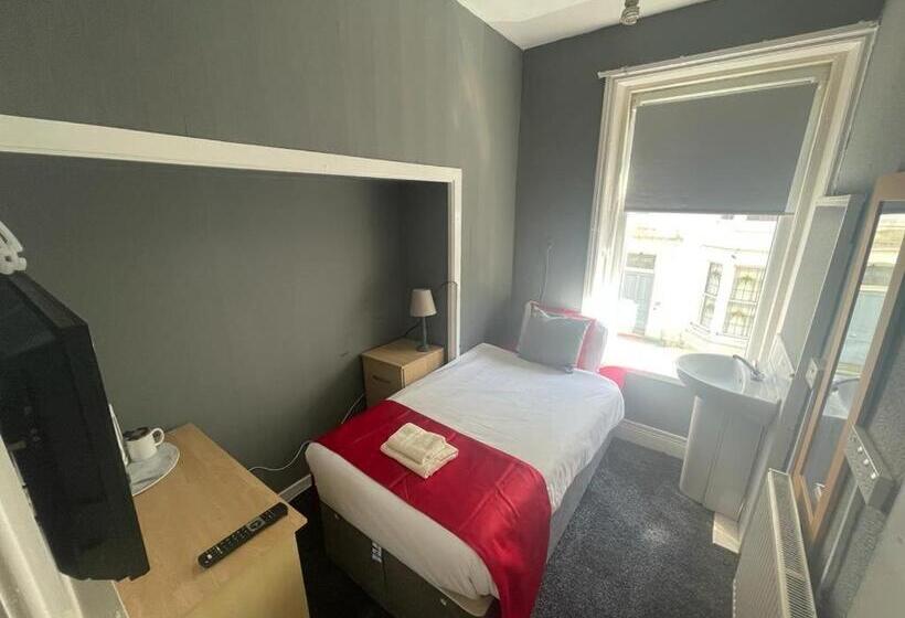 Pensione Km Central Pier