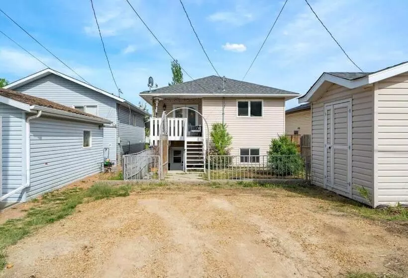 The Jurassic I Sleep 9 I Backyard & Patio I 55 Tv