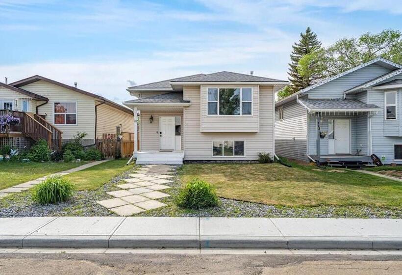 The Jurassic I Sleep 9 I Backyard & Patio I 55 Tv