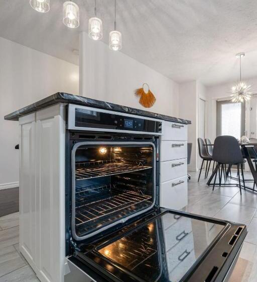 The Jurassic I Sleep 9 I Backyard & Patio I 55 Tv