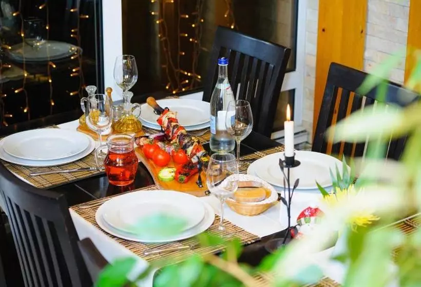 مسافرخانه Casa Teo