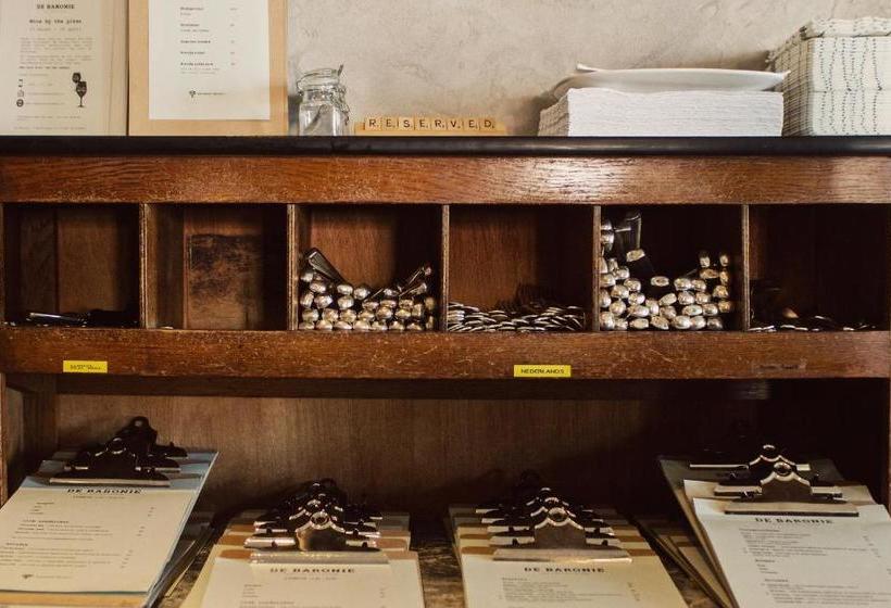 ホテル Restaurant De Baronie