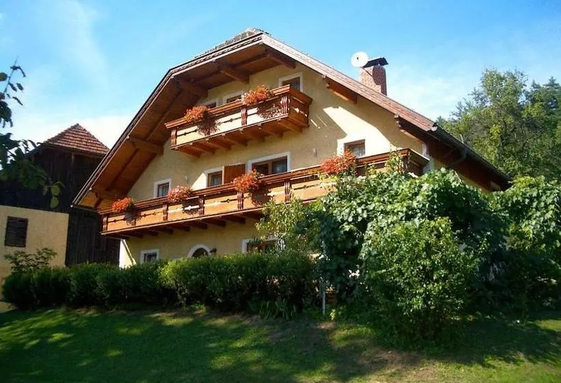 ホテル Ferienhaus Huber