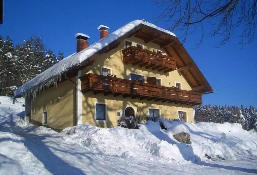 ホテル Ferienhaus Huber