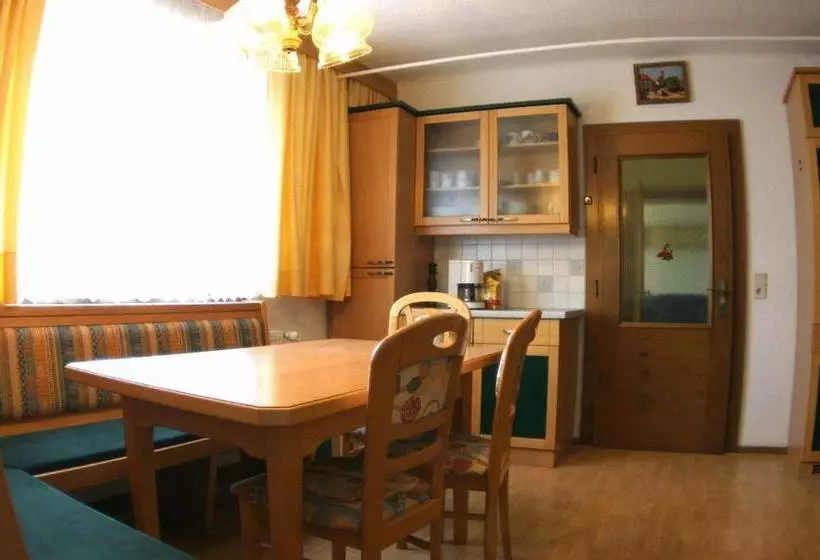 ホテル Ferienhaus Huber