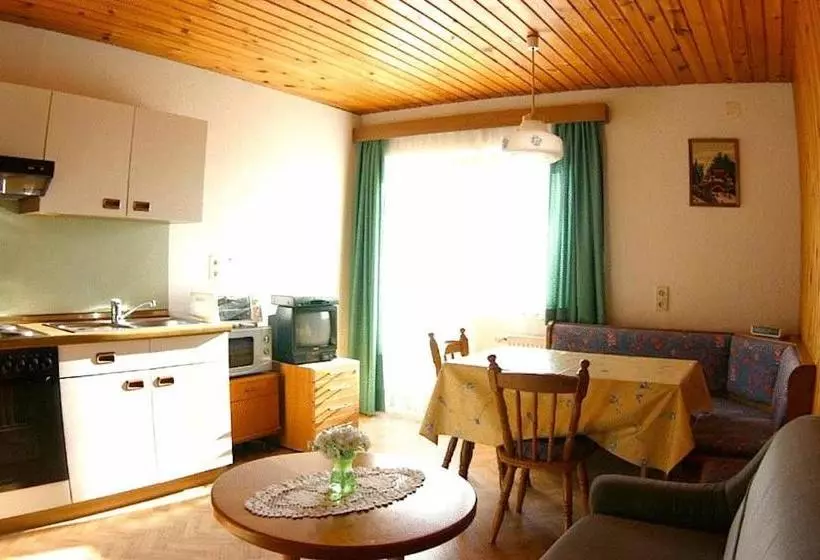 ホテル Ferienhaus Huber