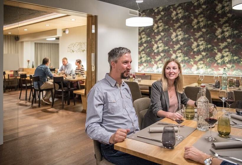 ホテル Restaurant Rebstock