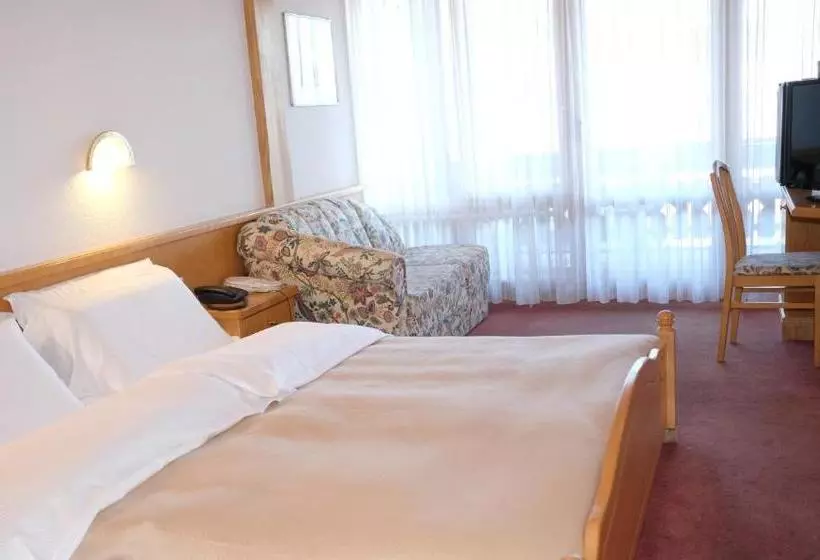 호텔 Restaurant Rothorn