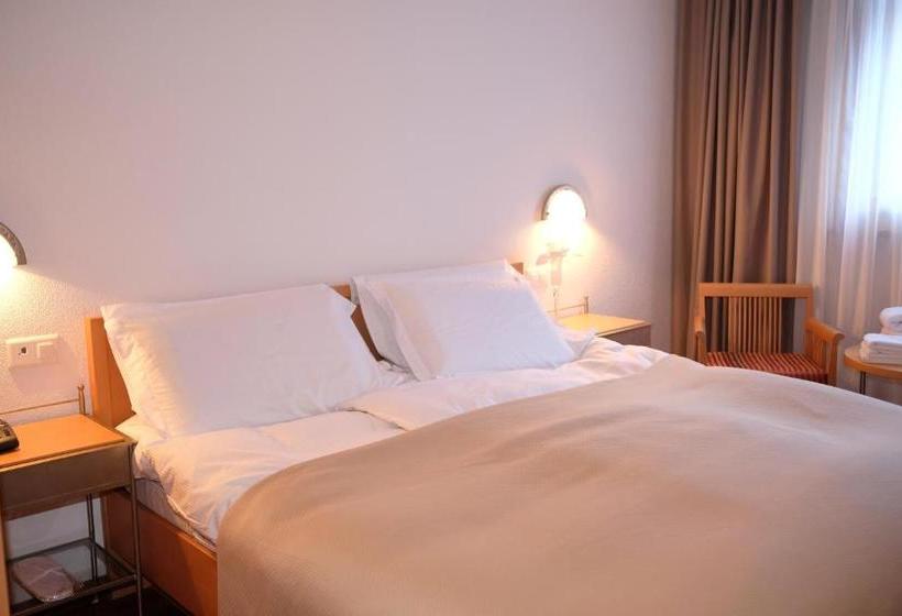 ホテル Restaurant Rothorn