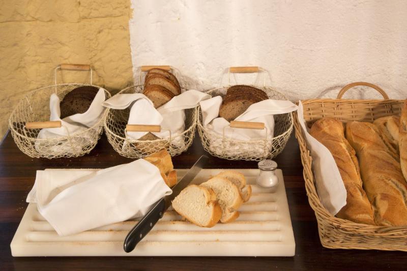 فندق ريفى Finca Hotel Predio Son Serra