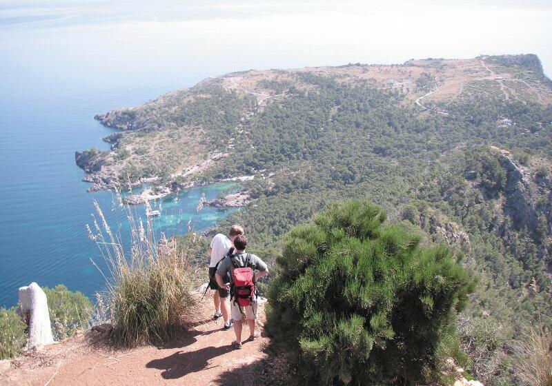 فندق ريفى Finca Hotel Predio Son Serra