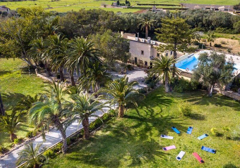 فندق ريفى Finca Hotel Predio Son Serra