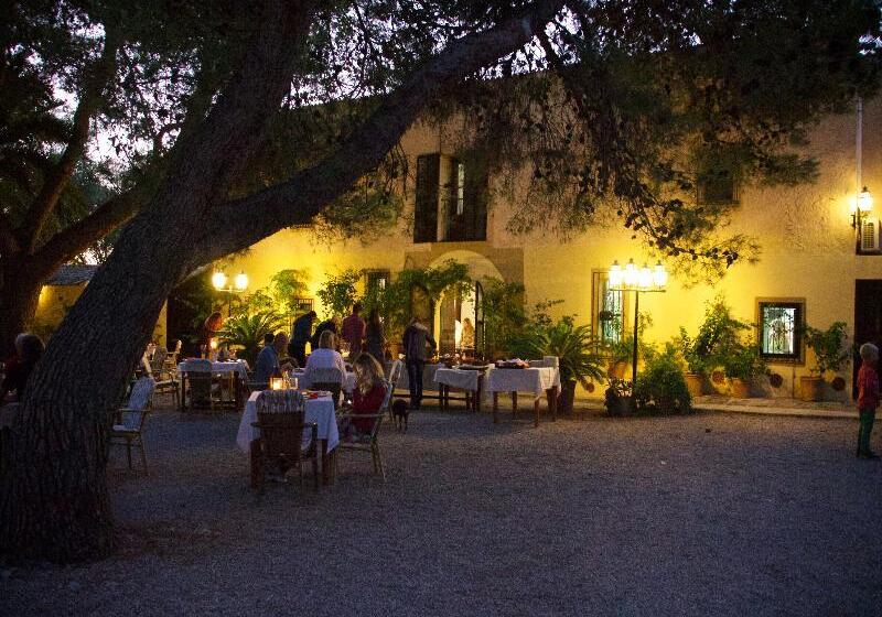 فندق ريفى Finca Hotel Predio Son Serra