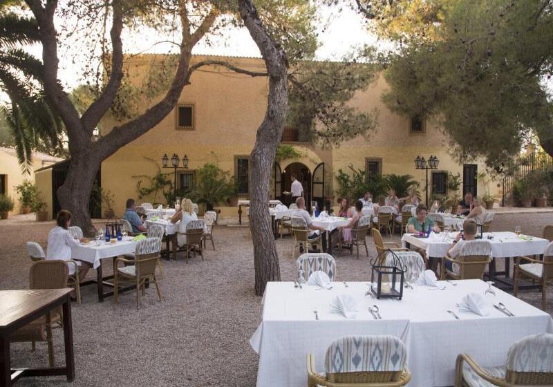 فندق ريفى Finca Hotel Predio Son Serra