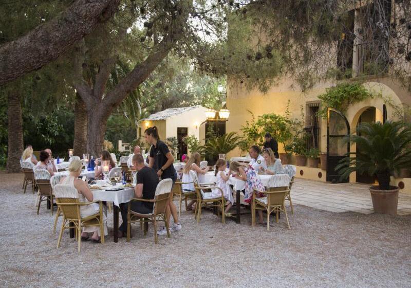 فندق ريفى Finca Hotel Predio Son Serra