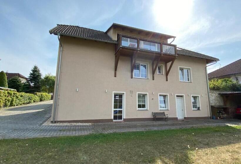 בית מלון כפרי Vila Heda