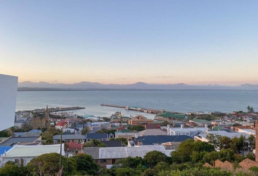 بنسيون Bartnique Guesthouse