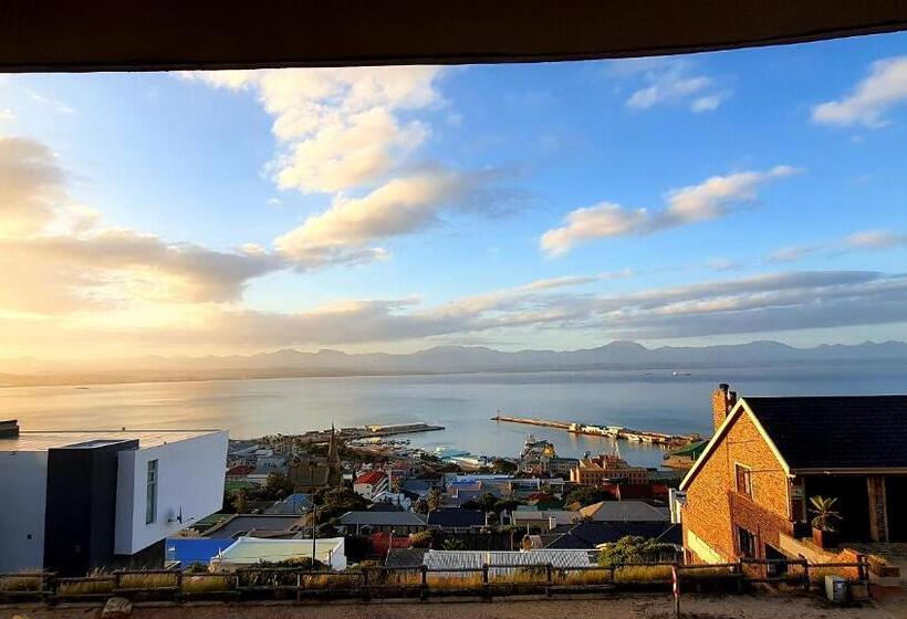 بنسيون Bartnique Guesthouse