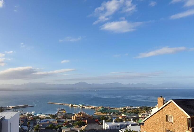 بنسيون Bartnique Guesthouse