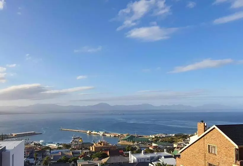 ペンション Bartnique Guesthouse