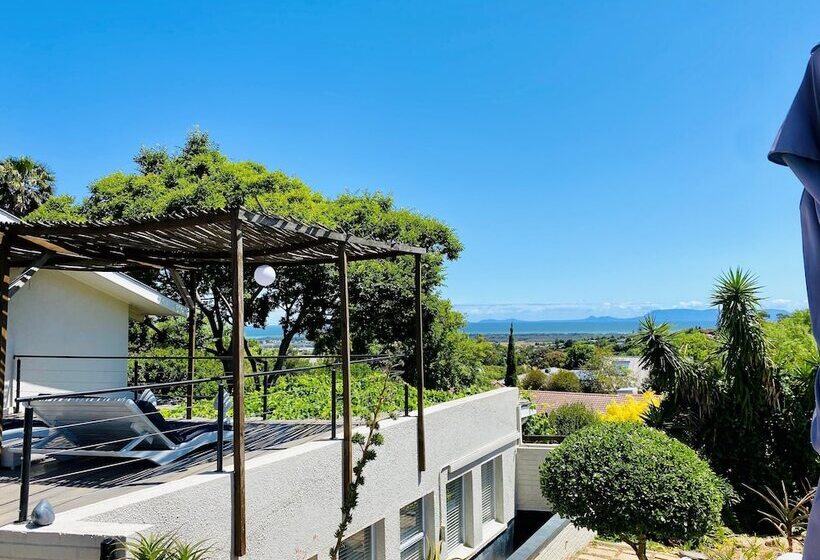 פנסיון Southern Cross Guesthouse