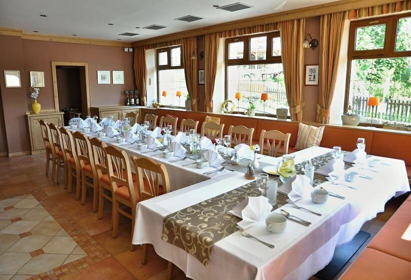 Wellness Hotel Zlatá Lípa