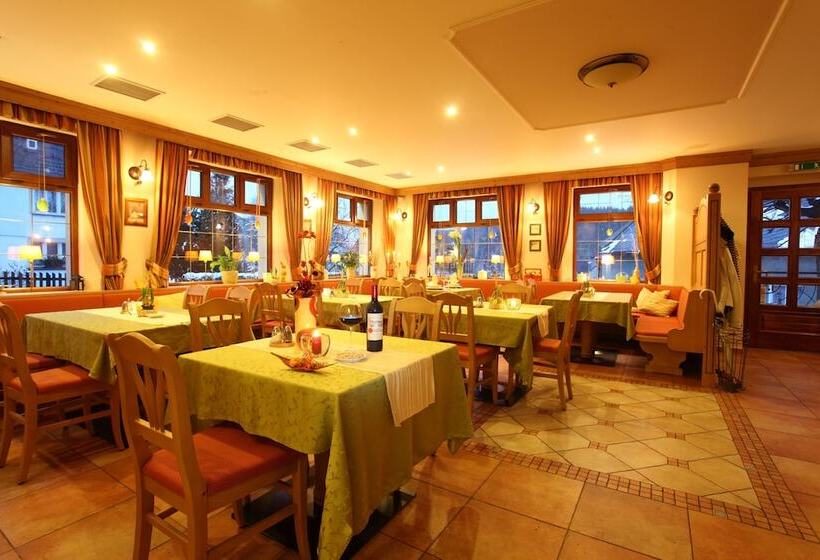 Wellness Hotel Zlatá Lípa