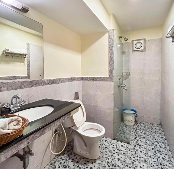 6 Bedrooms Nr Majorda Beach With Pool