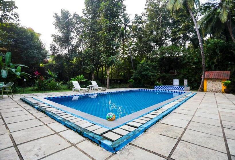 6 Bedrooms Nr Majorda Beach With Pool