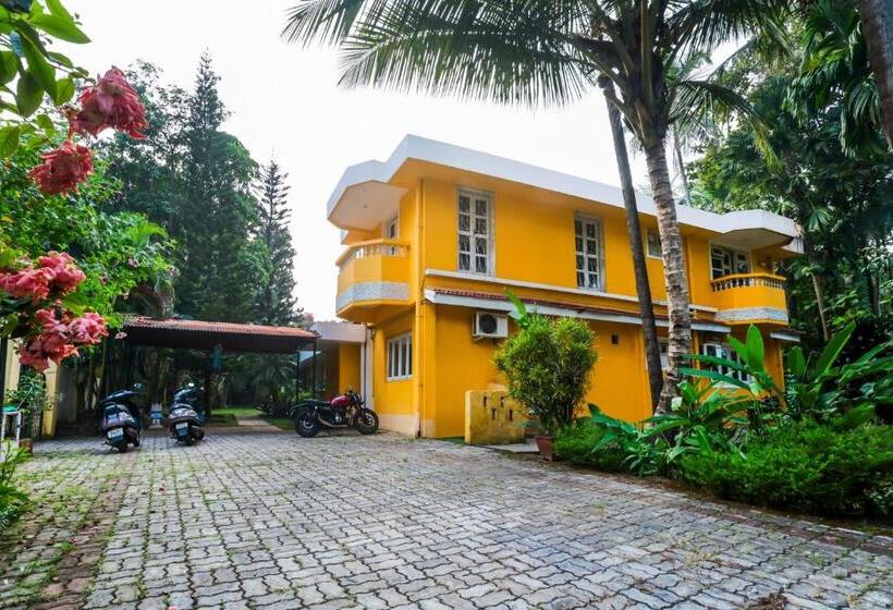 6 Bedrooms Nr Majorda Beach With Pool