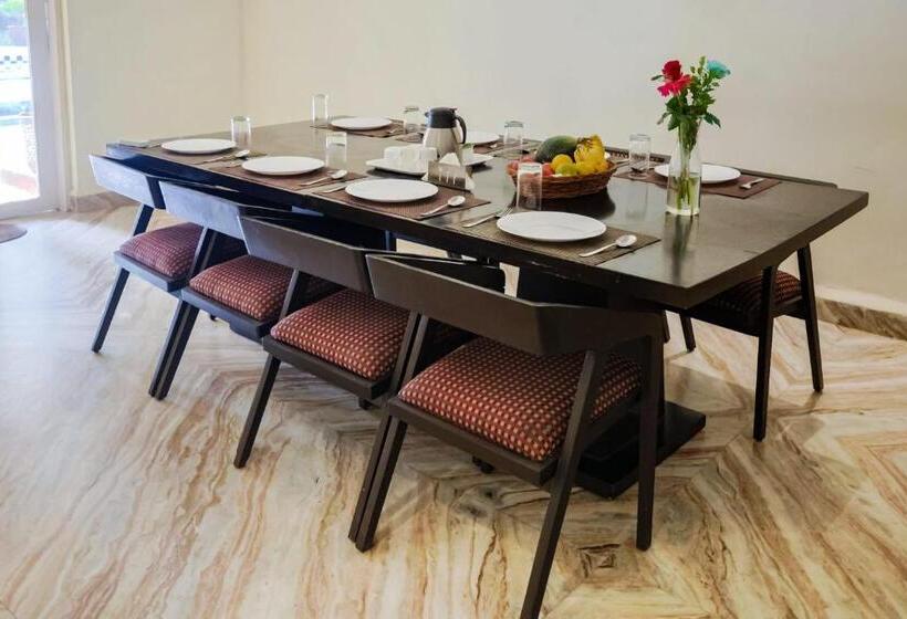 6 Bedrooms Nr Majorda Beach With Pool