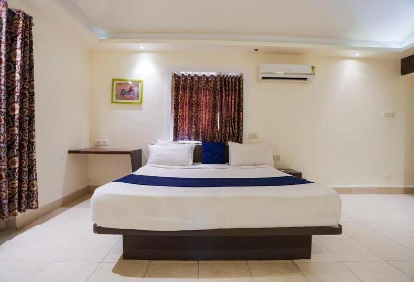 6 Bedrooms Nr Majorda Beach With Pool