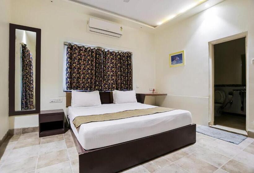 6 Bedrooms Nr Majorda Beach With Pool