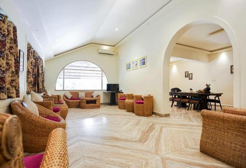 6 Bedrooms Nr Majorda Beach With Pool