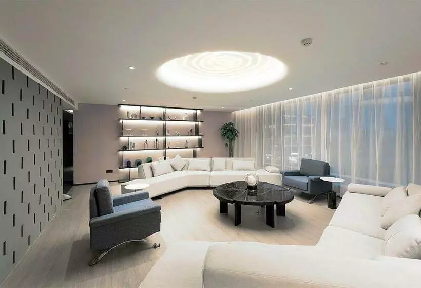 Atour Hotel Wuhan Optics Valley Square Yangjia Bay