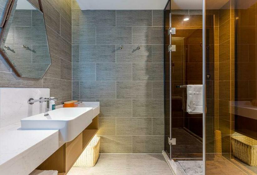 Atour Hotel Huzhou City Government