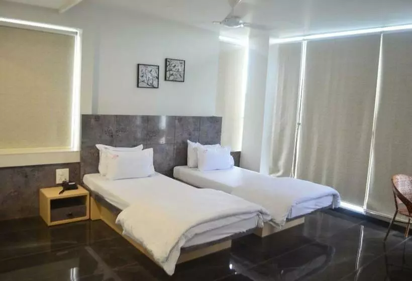 Hotelli O2 , Sangli