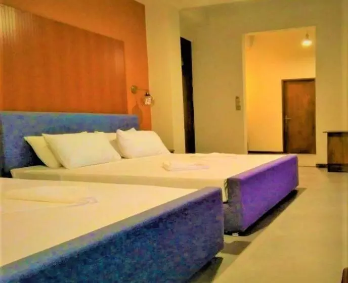 ホテル Sooriya Wessagiri Resort