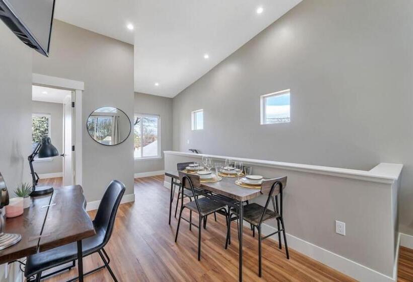 Midtown Retreat Quiet, Work Friendly, And Mtn Views