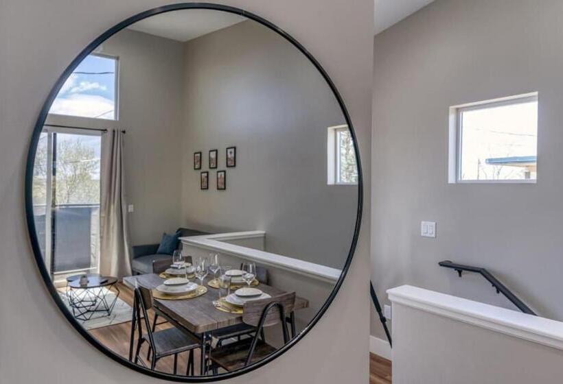 Midtown Retreat Quiet, Work Friendly, And Mtn Views