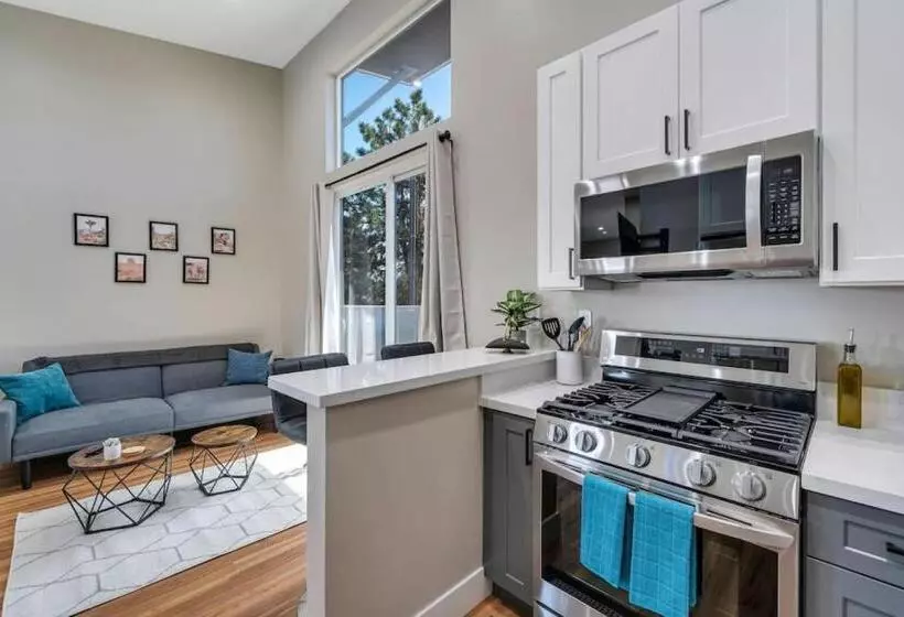 Midtown Retreat Quiet, Work Friendly, And Mtn Views
