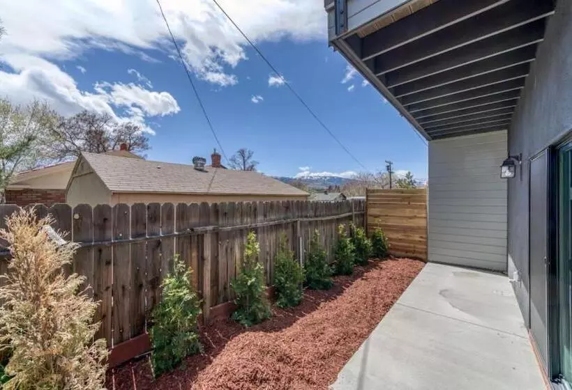 Midtown Retreat Quiet, Work Friendly, And Mtn Views