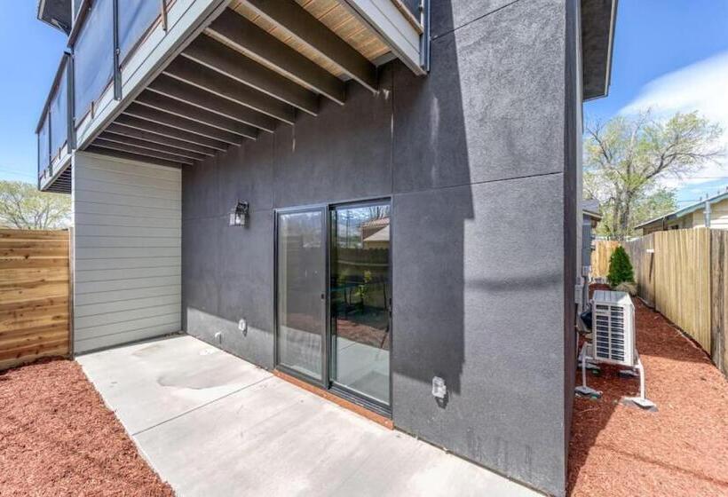 Midtown Retreat Quiet, Work Friendly, And Mtn Views