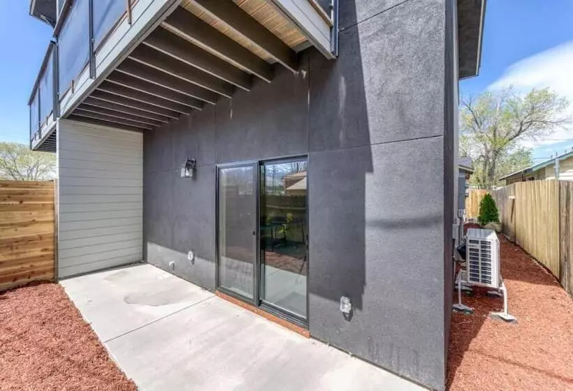Midtown Retreat Quiet, Work Friendly, And Mtn Views