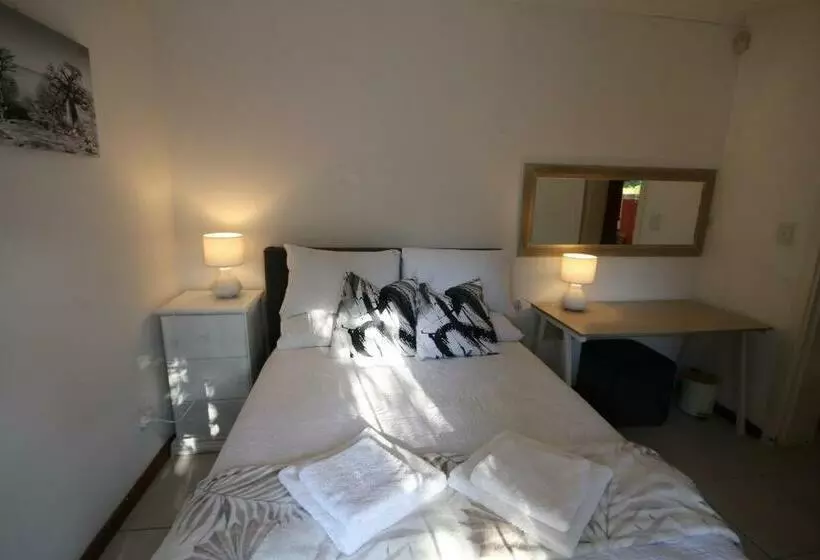 ペンション 17 Hawkes Head Self Catering