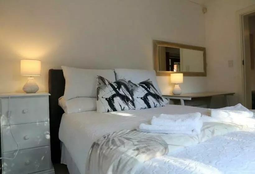 ペンション 17 Hawkes Head Self Catering